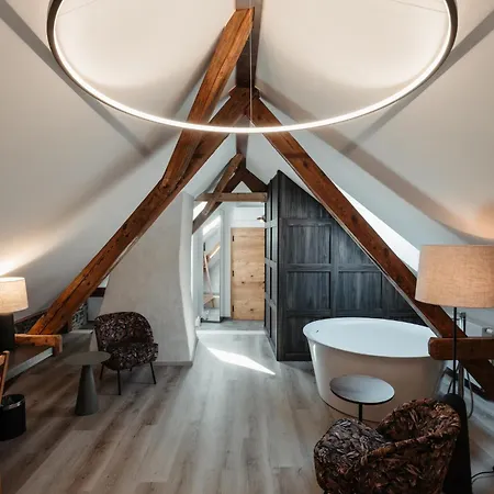 Clemar Hotel